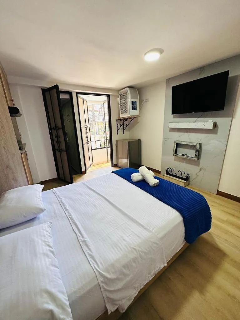 Hotel Lares 70 Laureles Medellín