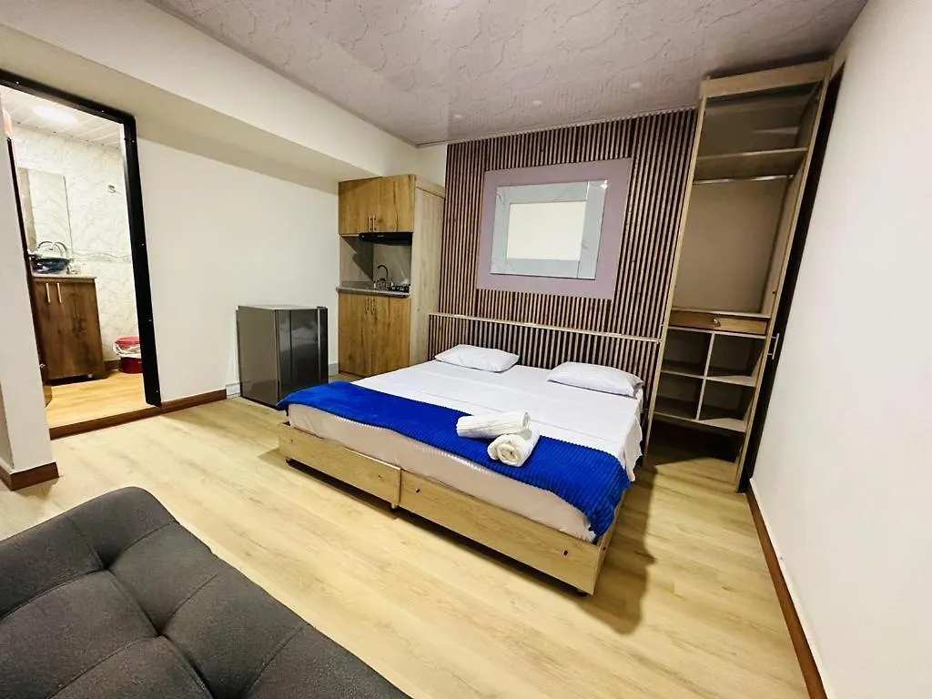 Hotel Lares 70 Laureles Medellin Colombia