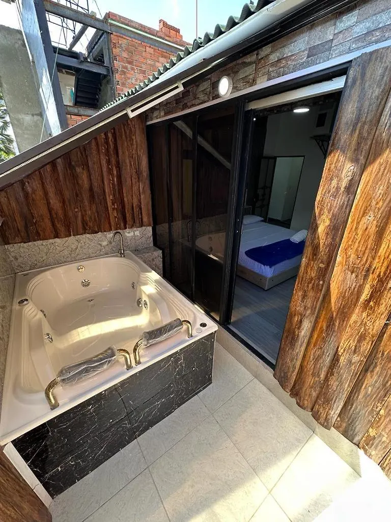 Hotel Lares 70 Laureles Medellin 3*,  Colombia