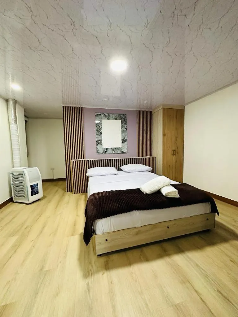 Hotel Lares 70 Laureles Medellin