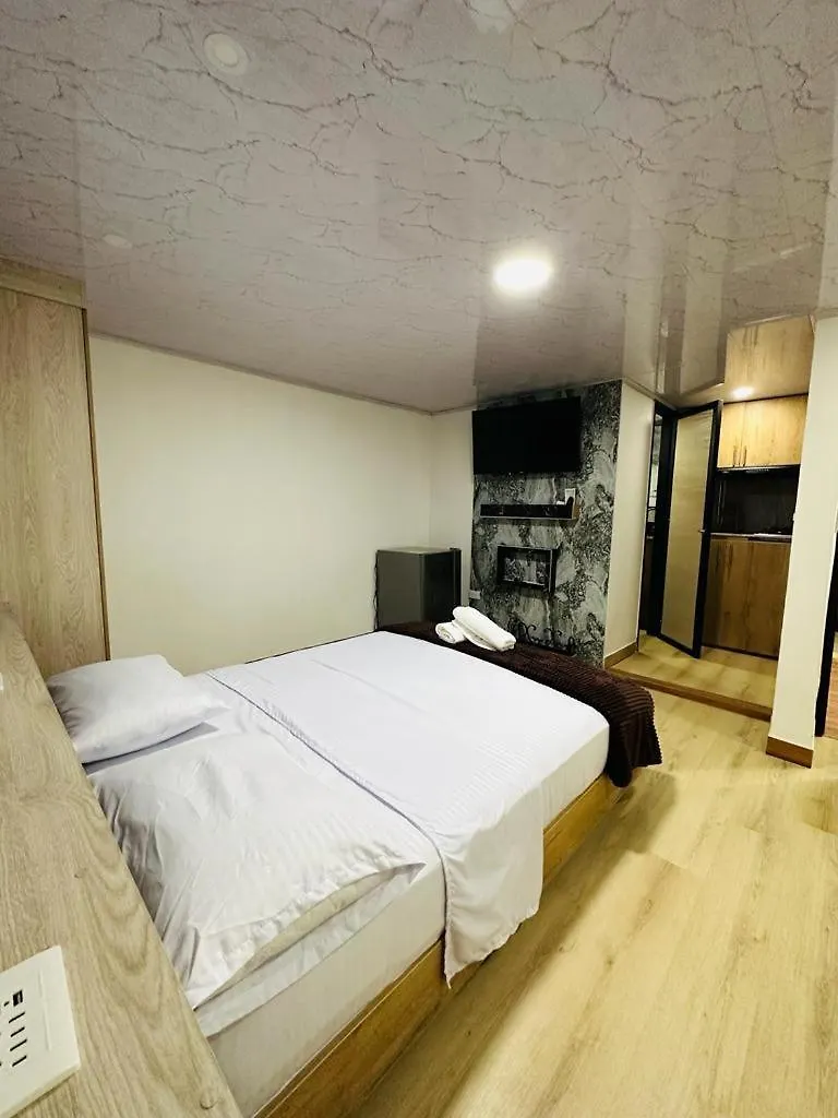 Hotel Lares 70 Laureles Medellin