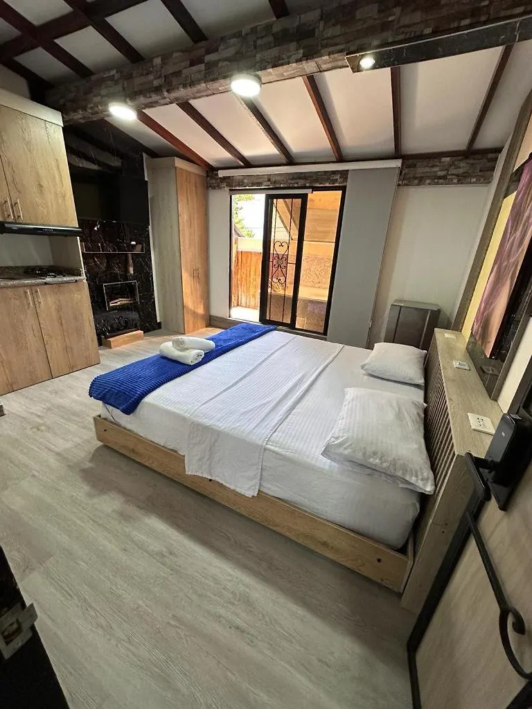 Hotel Lares 70 Laureles Medellin 3*,  Colombia