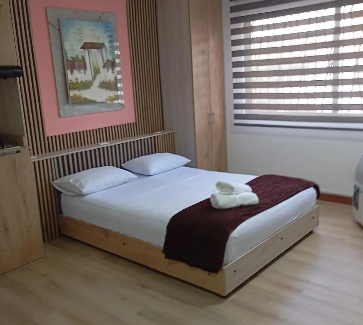 ***  Hotel Lares 70 Laureles Medellin Colombia